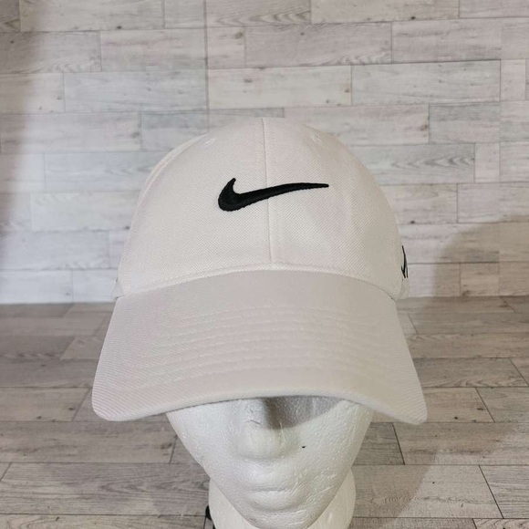 Nike Other - Men's Nike Black White Embroidered Hat Cap
